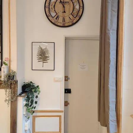 Studio Lumineux Et Fleuri Idealement Situe アパート カーン