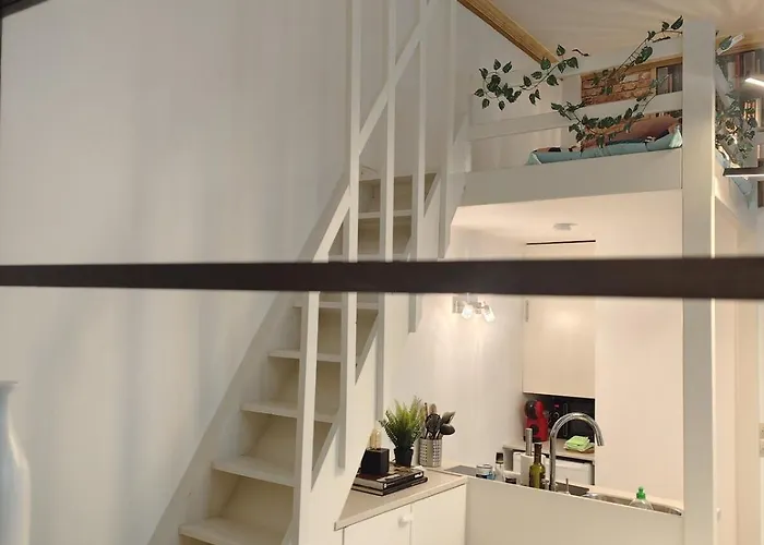 Studio Lumineux Et Fleuri Idealement Situe Apartment Caen