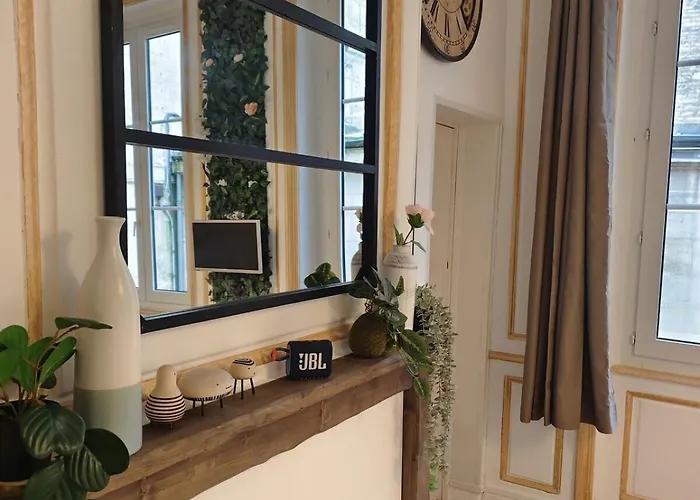 Apartment Studio Lumineux Et Fleuri Idealement Situe