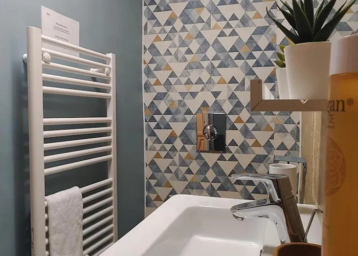 Studio Lumineux Et Fleuri Idealement Situe Apartment